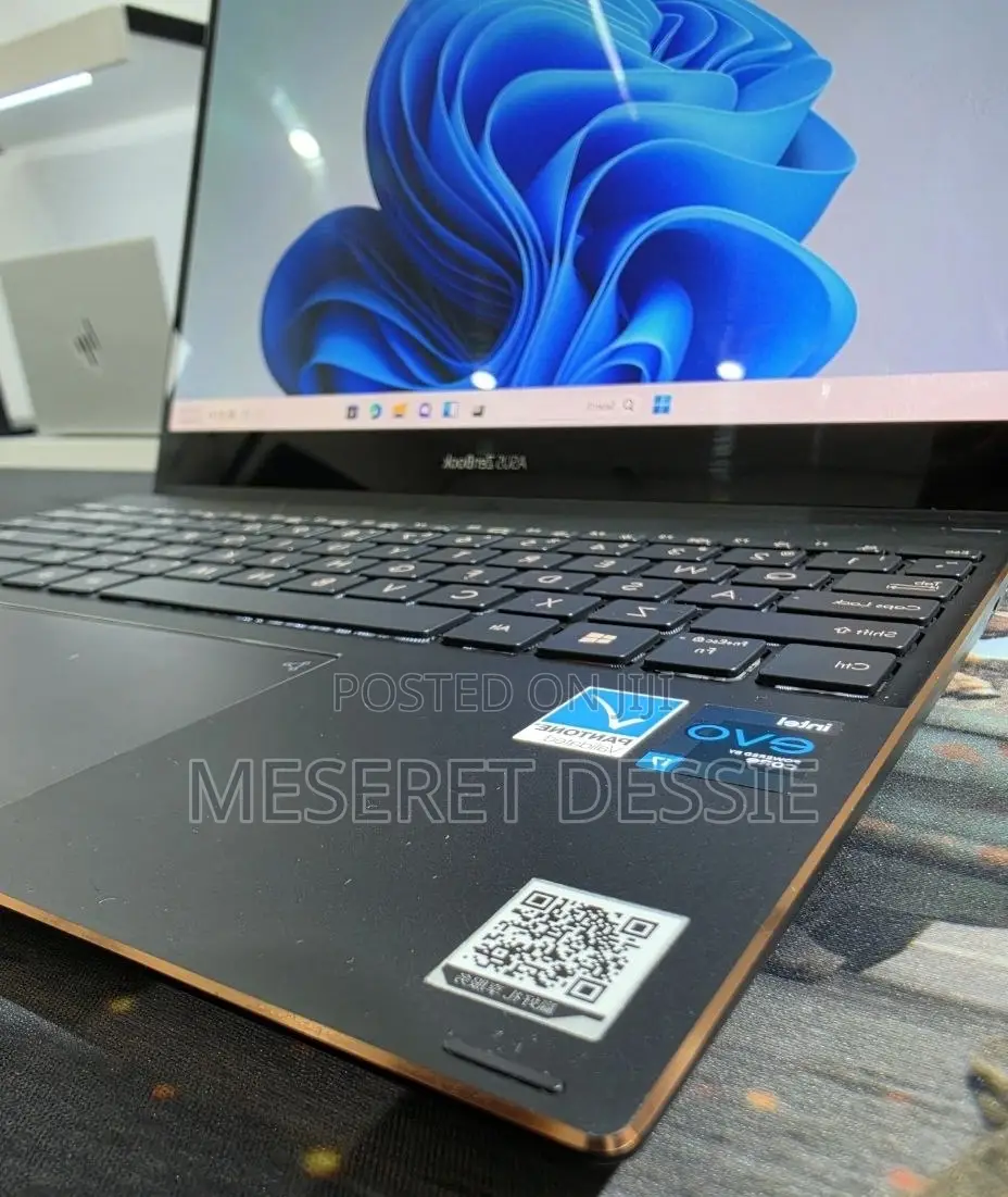 New Laptop Asus Zenbook 14 16GB Intel Core i7 SSD 512GB
