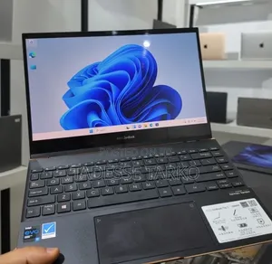 New Laptop Asus Zenbook 13 OLED 16GB Intel Core i7 SSD 512GB