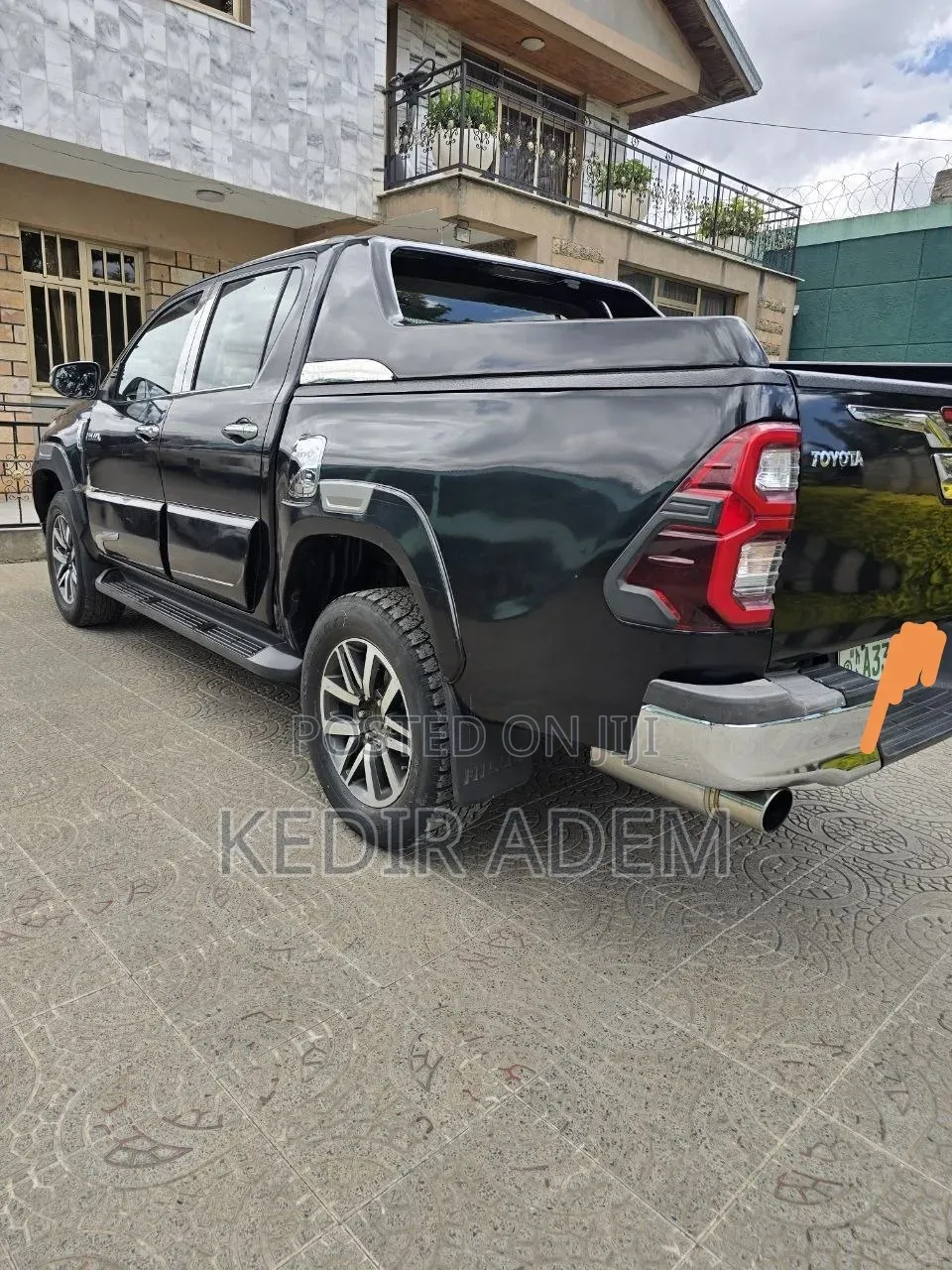 Toyota Hilux 2016 Black