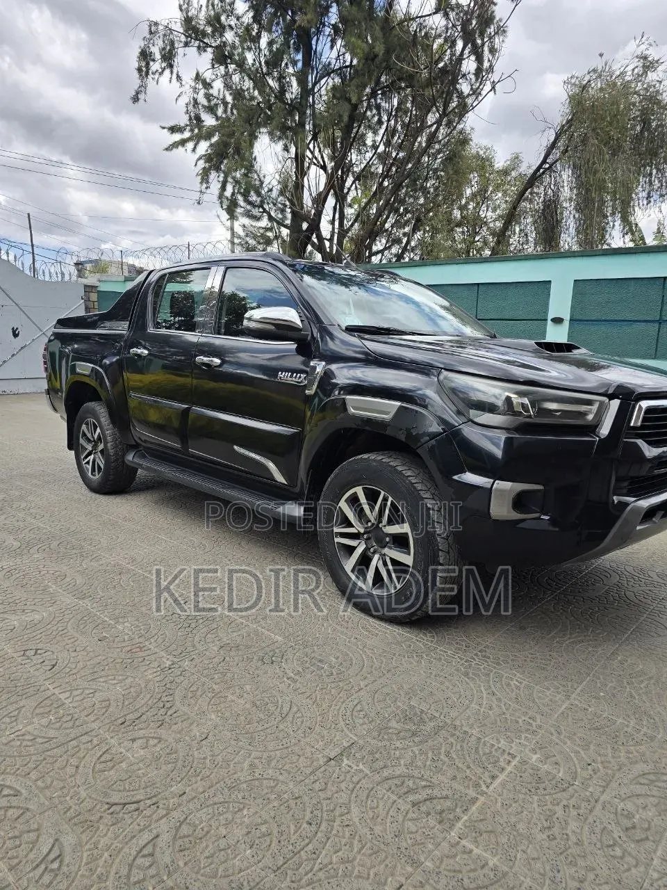 Toyota Hilux 2016 Black
