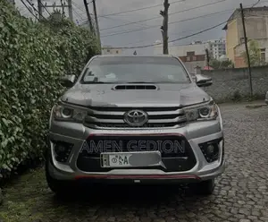 Toyota Hilux 2017 Silver
