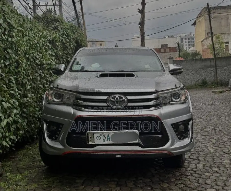 Toyota Hilux 2017 Silver