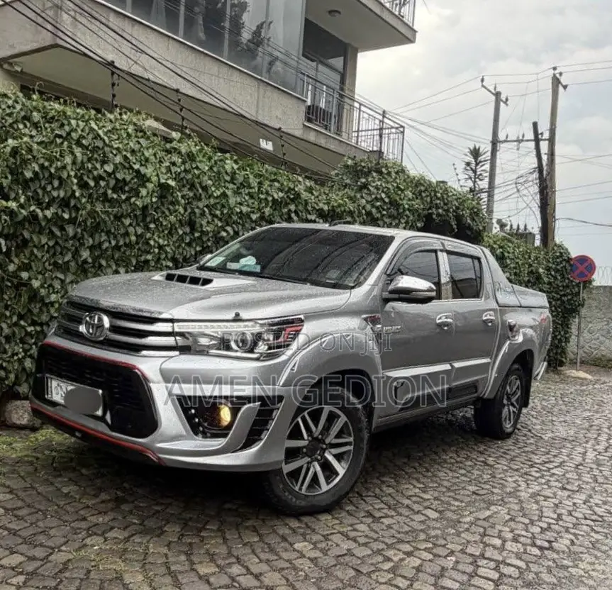 Toyota Hilux 2017 Silver