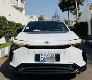 Toyota bZ4X Limited AWD 2024 White