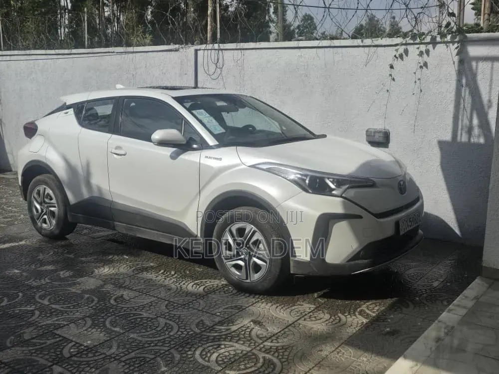 Toyota C-HR 2023 White