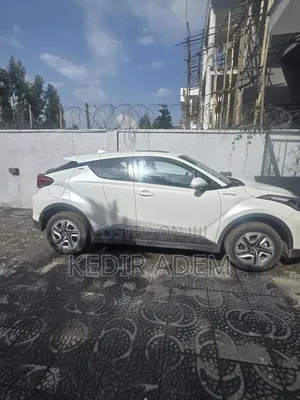 Toyota C-HR 2023 White