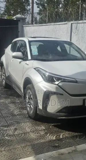 Toyota C-HR 2023 White