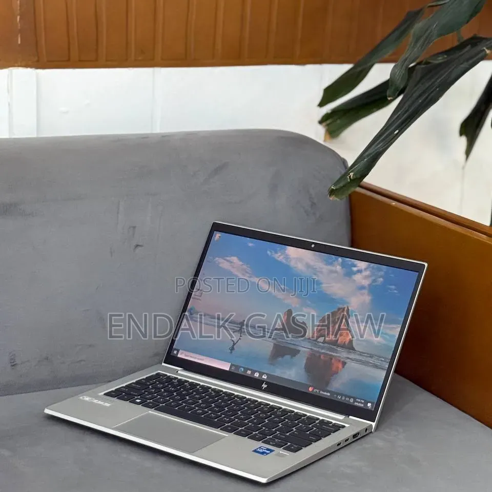 New Laptop HP EliteBook 830 G8 16GB Intel Core i5 SSD 512GB