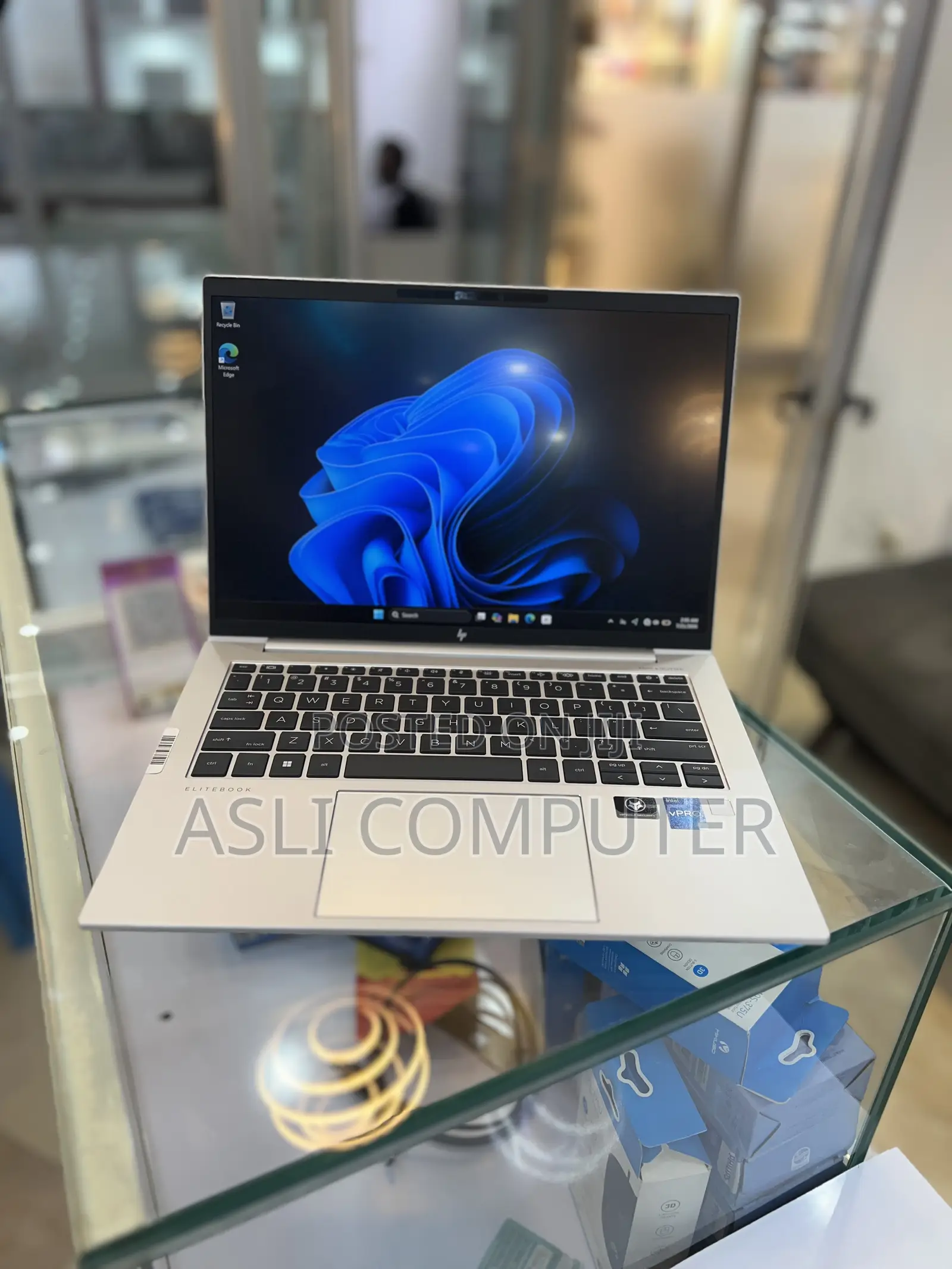 New Laptop HP EliteBook 840 G9 16GB Intel Core i5 SSD 512GB