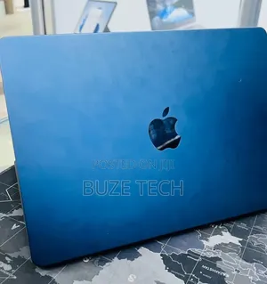 New Laptop Apple MacBook Air 2022 M2 16GB Apple M2 SSD 512GB