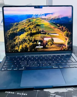 New Laptop Apple MacBook Air 2022 M2 16GB Apple M2 SSD 512GB