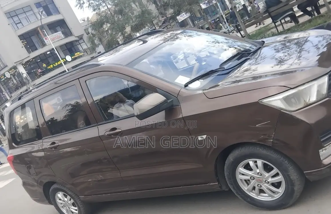 Wuling Hongguang S 2020 Brown