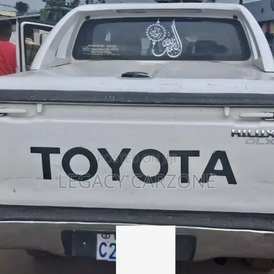 Toyota Hilux 2010 White