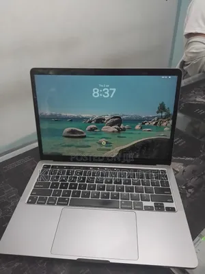 New Laptop Apple MacBook Pro 2022 M2 8GB Apple M2 SSD 512GB