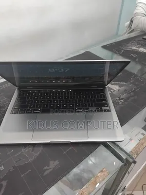 New Laptop Apple MacBook Pro 2022 M2 8GB Apple M2 SSD 512GB