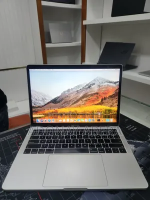 New Laptop Apple MacBook 16GB Intel Core i7 SSD 512GB