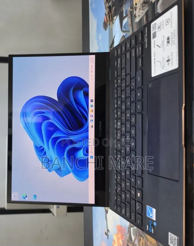 New Laptop Asus Zenbook 13 OLED 16GB Intel Core i7 SSD 512GB