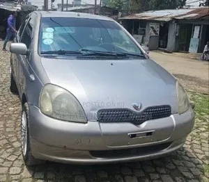 Toyota Vitz 2001