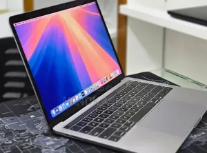 New Laptop Apple MacBook Pro 2019 16GB Intel Core i7 SSD 256GB