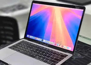 New Laptop Apple MacBook Pro 2019 16GB Intel Core i7 SSD 256GB