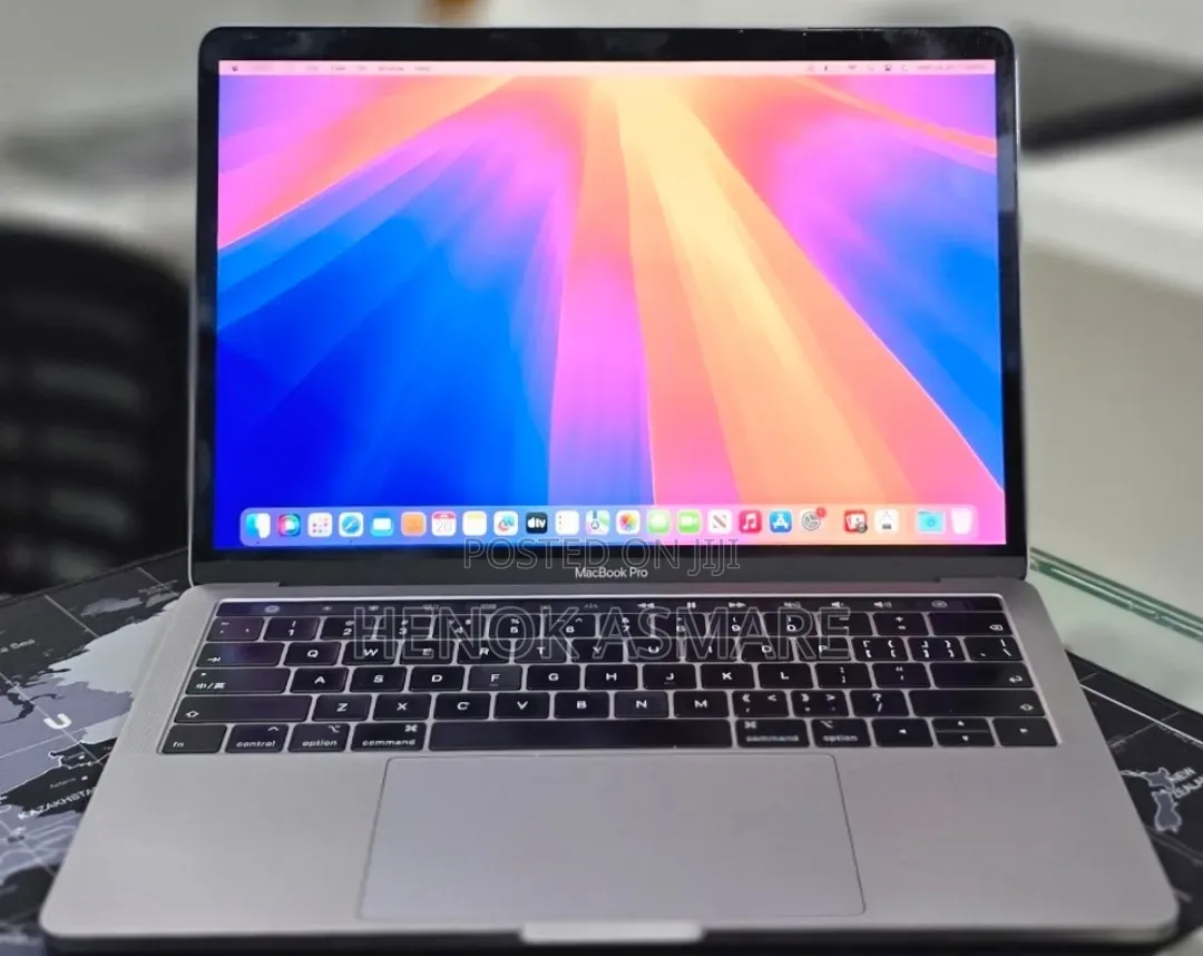 New Laptop Apple MacBook Pro 2019 16GB Intel Core i7 SSD 256GB