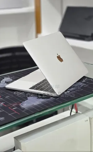 New Laptop Apple MacBook Pro 2019 16GB Intel Core i7 SSD 512GB