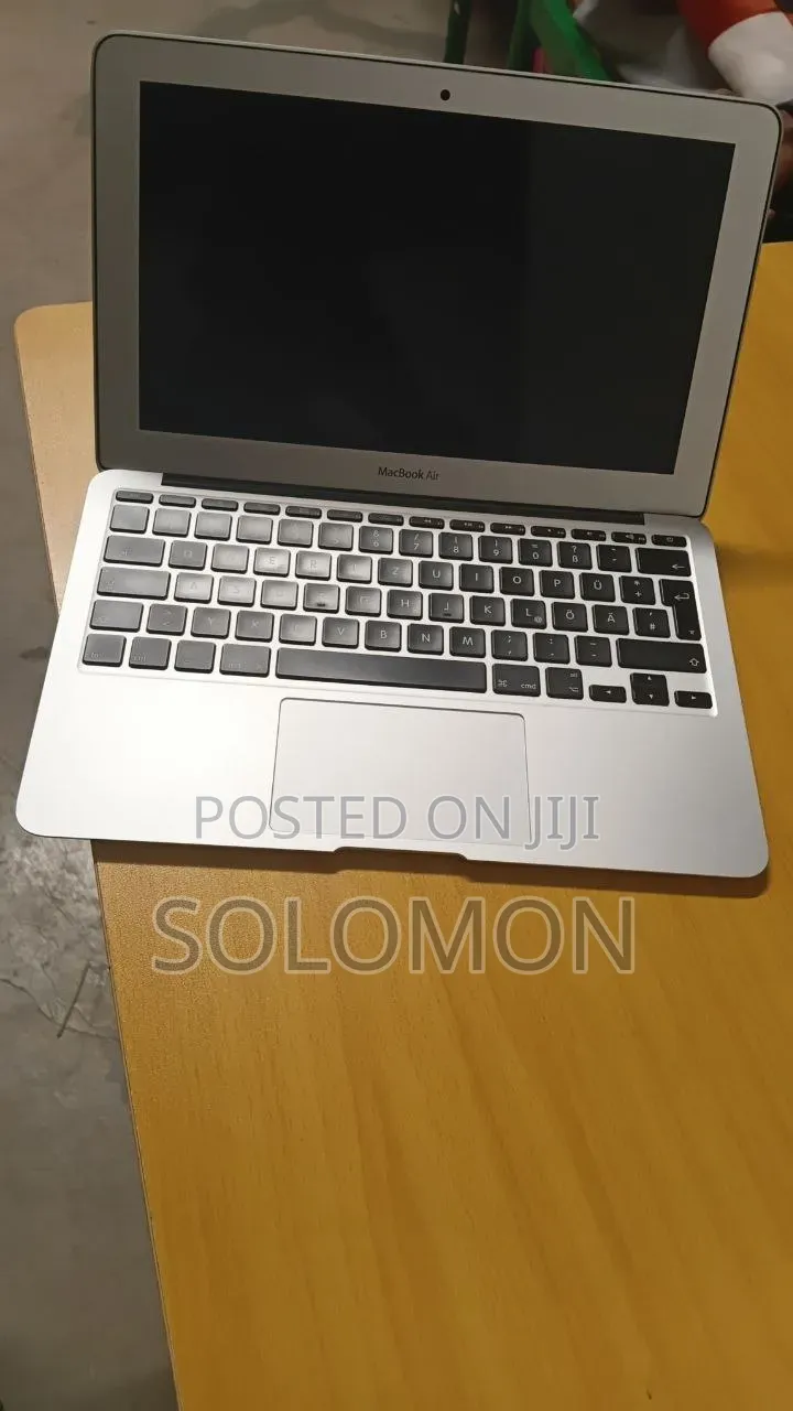 Laptop Apple MacBook Air 4GB Intel Core i5 SSD 512GB