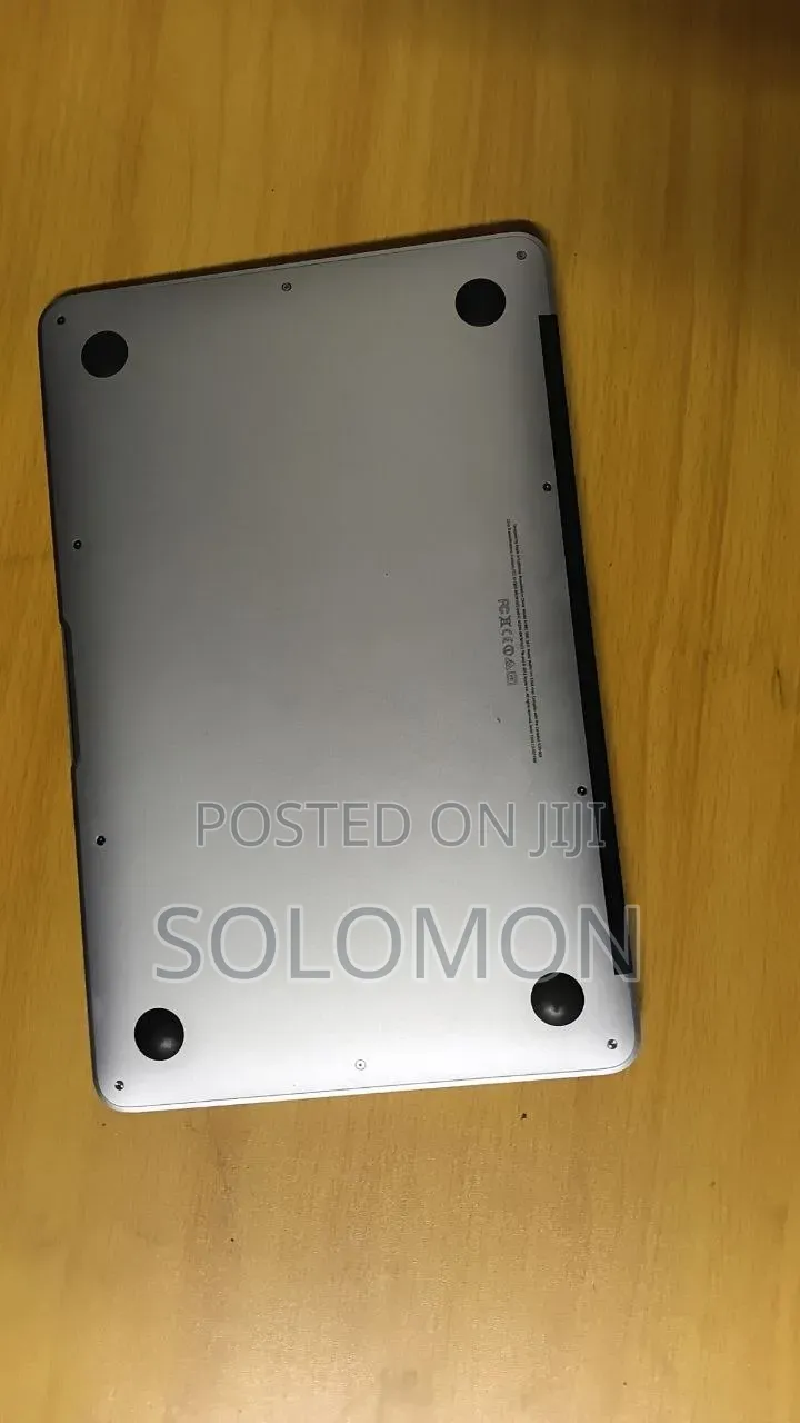 Laptop Apple MacBook Air 4GB Intel Core i5 SSD 512GB
