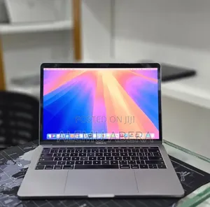 New Laptop Apple MacBook Pro 2019 16GB Intel Core i7 SSD 256GB