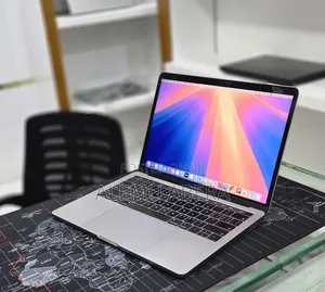New Laptop Apple MacBook Pro 2019 16GB Intel Core i7 SSD 256GB