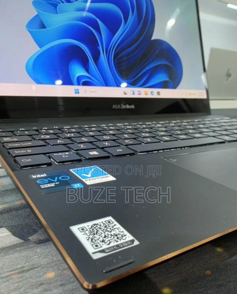 New Laptop Asus ZenBook Flip UX360UA 16GB Intel Core i7 SSD 512GB