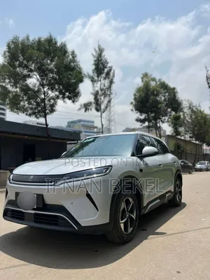 BYD Yuan Up 2025 Silver