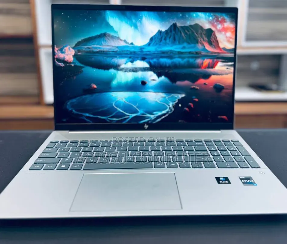 New Laptop HP EliteBook 1040 G8 32GB Intel Core i7 SSD 512GB