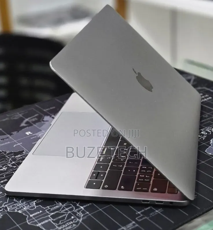 New Laptop Apple MacBook Pro 2019 16GB Intel Core i7 SSD 256GB