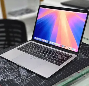 New Laptop Apple MacBook Pro 2019 16GB Intel Core i7 SSD 256GB