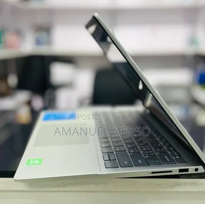 New Laptop Dell Inspiron 15 16GB Intel Core i5 SSD 512GB