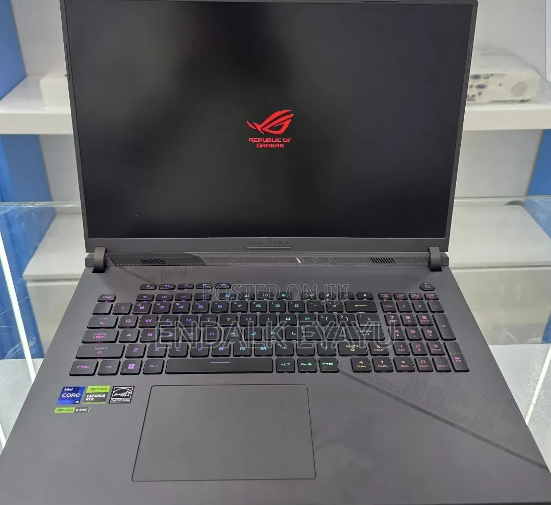 New Laptop Asus ROG Strix G18 16GB Intel Core i9 SSD 1T