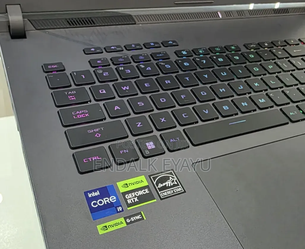 New Laptop Asus ROG Strix G18 16GB Intel Core i9 SSD 1T
