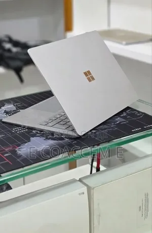 New Laptop Microsoft Surface 16GB Intel Core i7 SSD 512GB