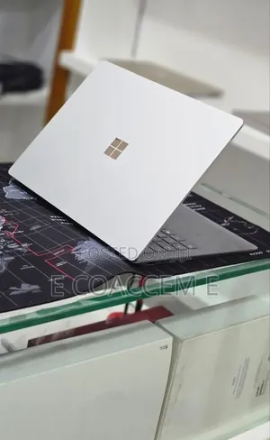 New Laptop Microsoft Surface 16GB Intel Core i7 SSD 512GB