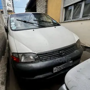 Toyota HiAce 2005 White
