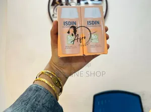 ISDIN Fusion Water Color SPF 50 (Medium)