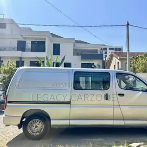 Toyota HiAce 2005 Silver