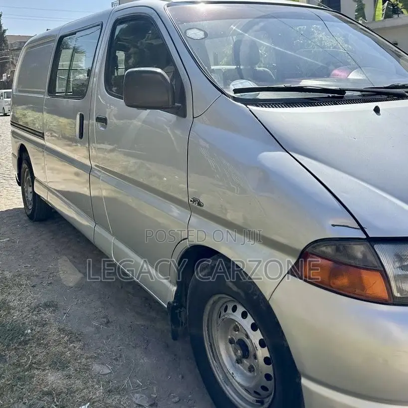 Toyota HiAce 2005 Silver