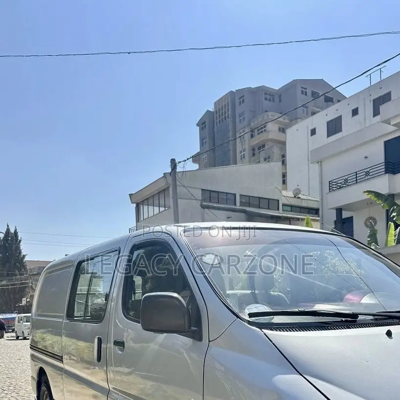 Toyota HiAce 2005 Silver