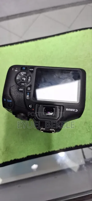 Canon 2000D