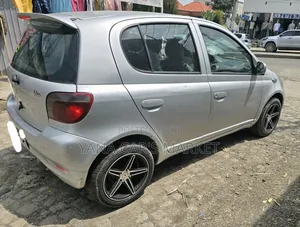 Toyota Vitz 2001 Blue