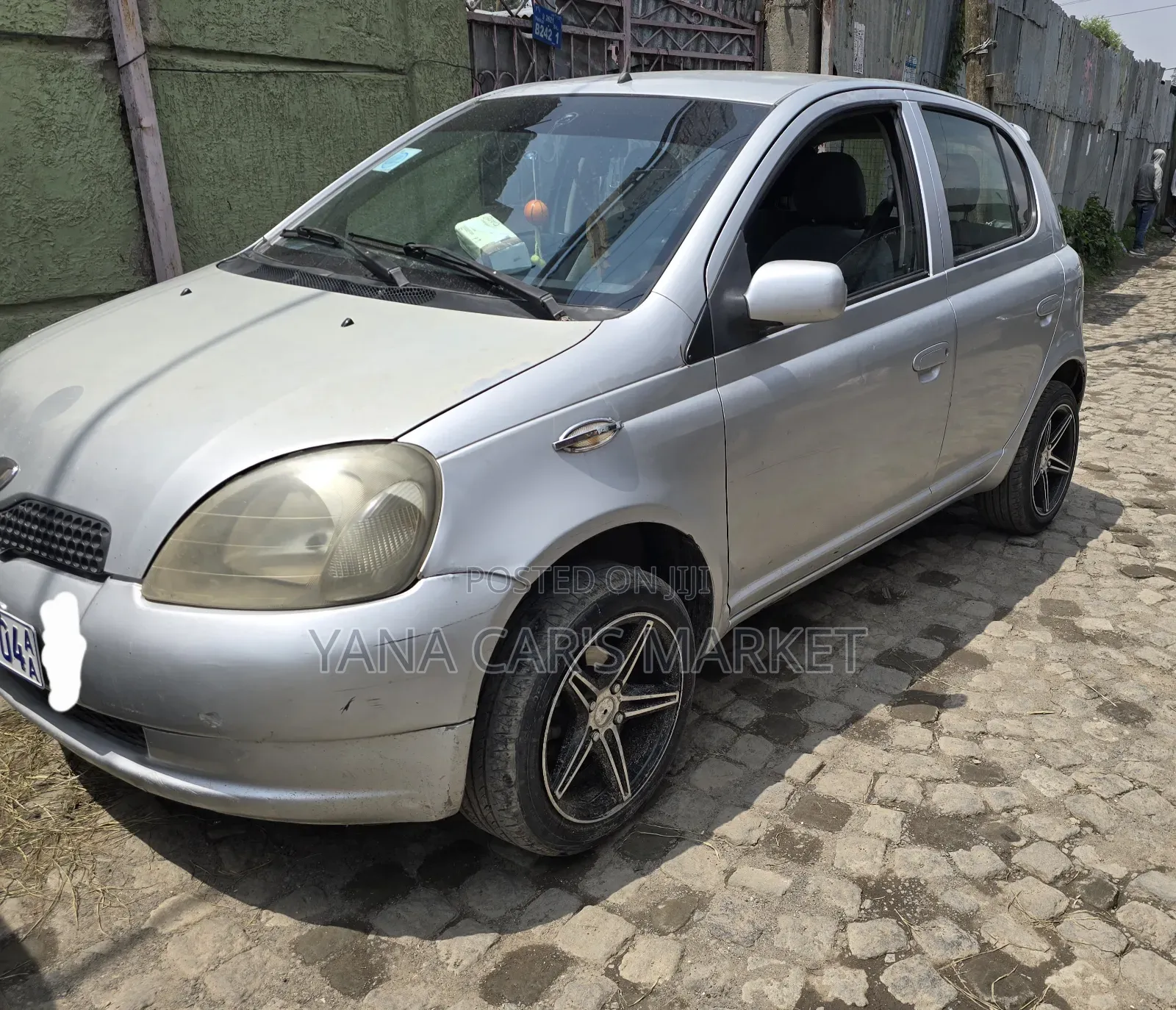 Toyota Vitz 2001 Blue