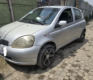 Toyota Vitz 2001 Blue