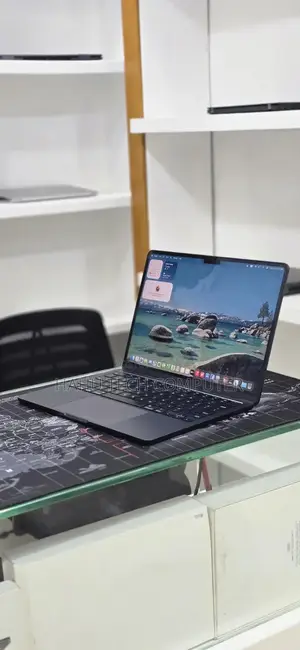 New Laptop Apple MacBook Air 2022 M2 8GB Apple M2 SSD 256GB